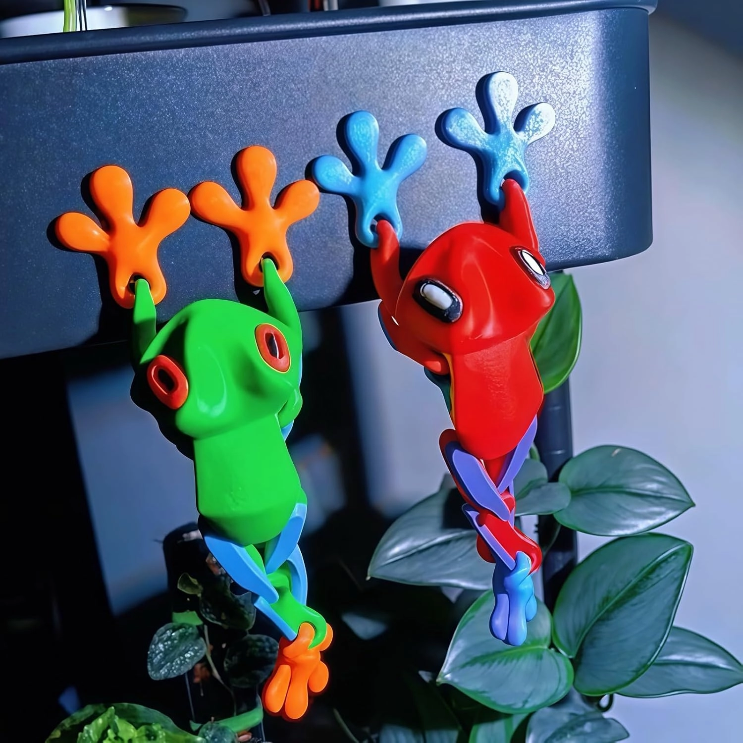 3D Printed 7.92-inch Magnet Frog Toy, Articulated 3D Printed Animals Toys, Can be Used for Refrigerator/Car Decoration. (Red Blue)