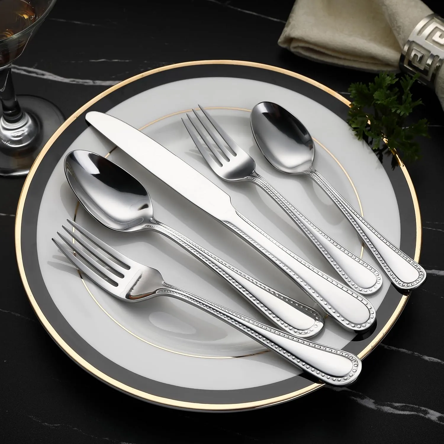 Amazon Basics Silverware Set, Stainless Steel Flatware, Dishwasher Safe, Service for 4, 20-Piece Forks and Spoons, Pearled Edge