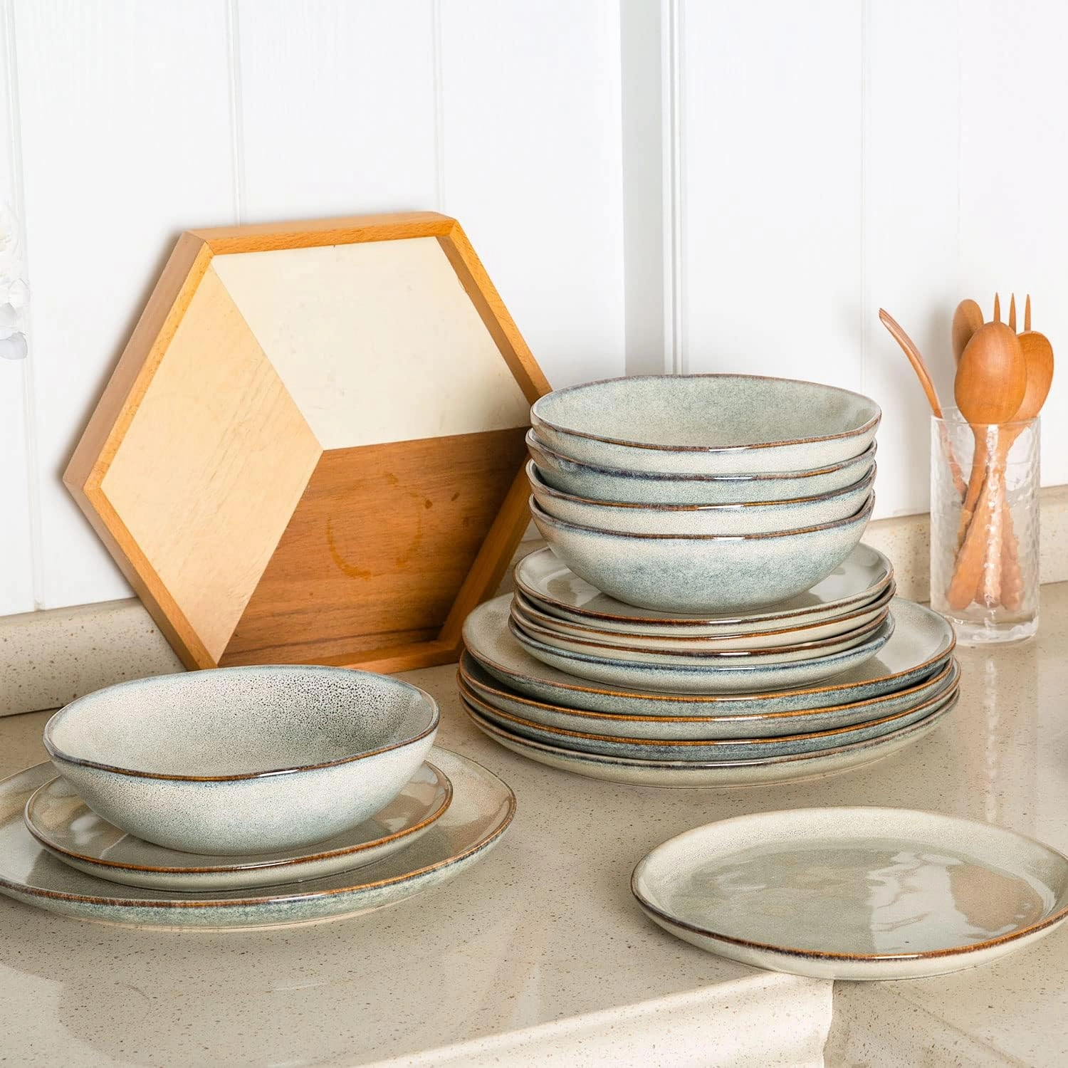 AmorArc Ceramic Dinnerware Sets,Handmade Reactive Glaze Stoneware Plates and Bowls Set,Highly Chip and Crack Resistant | Dishwasher & Microwave Safe Dishes Set,Service for 6 (18pc)
