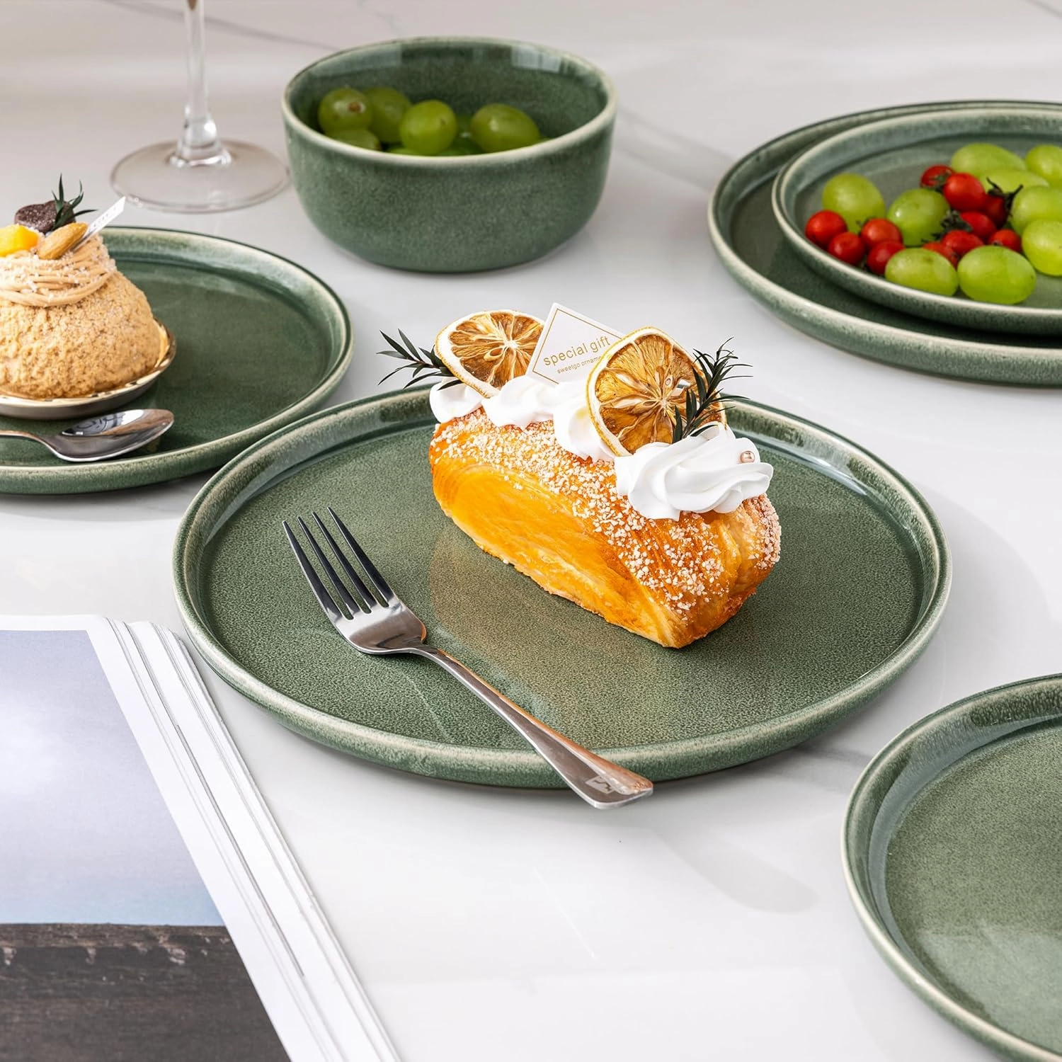 AmorArc Stoneware Dinnerware Sets,Round Reactive Glaze Ceramic Plates and Bowls Set,Highly Chip and Crack Resistant | Dishwasher & Microwave Safe Dishes,Service for 6 (18pc) Jade Green