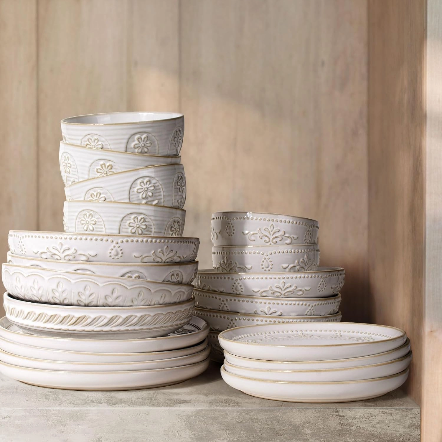 Artena Pasta Bowls, 50oz Large Salad Serving Bowls, 9.75'' Plates Bowls Set of 4, Big White Ceramic Soup Bowls for Kitchen, Embossment Shallow Dinner Bowl, Microwave Dishwasher Safe, Pinwheel Flower