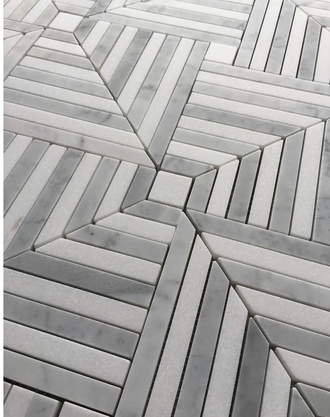 Chicago Carrara with Thassos Honed Mosaic 305x305mm