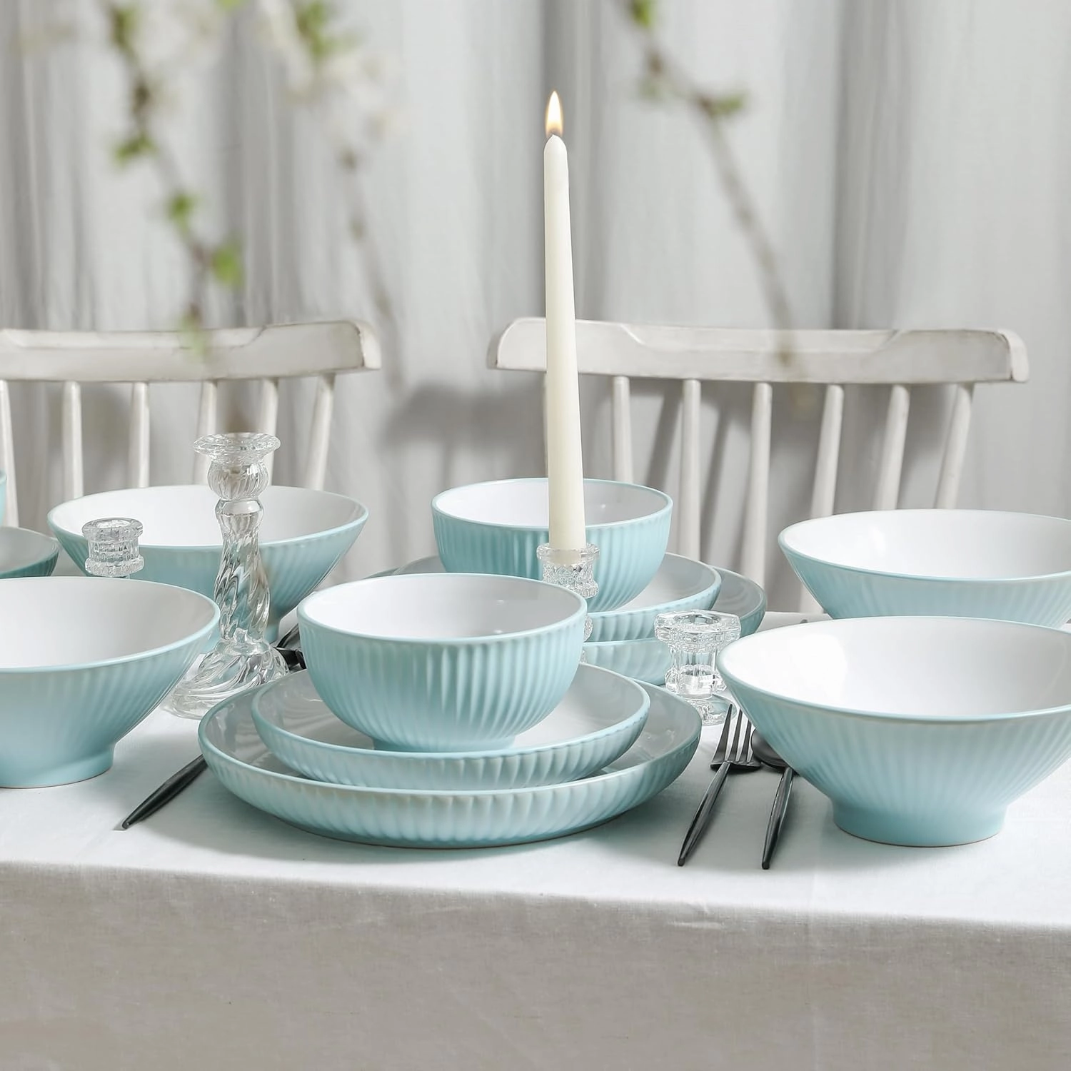 Christian Siriano Lustra Modern 16-Piece Stoneware Dinnerware Set, Plates and Bowls Set, Dinner and Salad Plates, Ramen Bowls, Dishes for 4, Teal