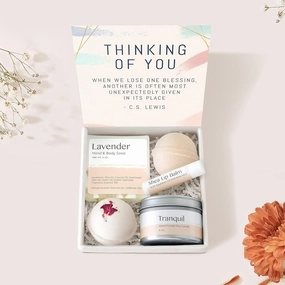 Dear Ava Spa Gifts for Women - Organic Self Care luxury Anti Stress Relaxing Bath and Body Kit Set Basket Box for Her with Heartfelt Card - Thinking of You Motivational Gift for Girls