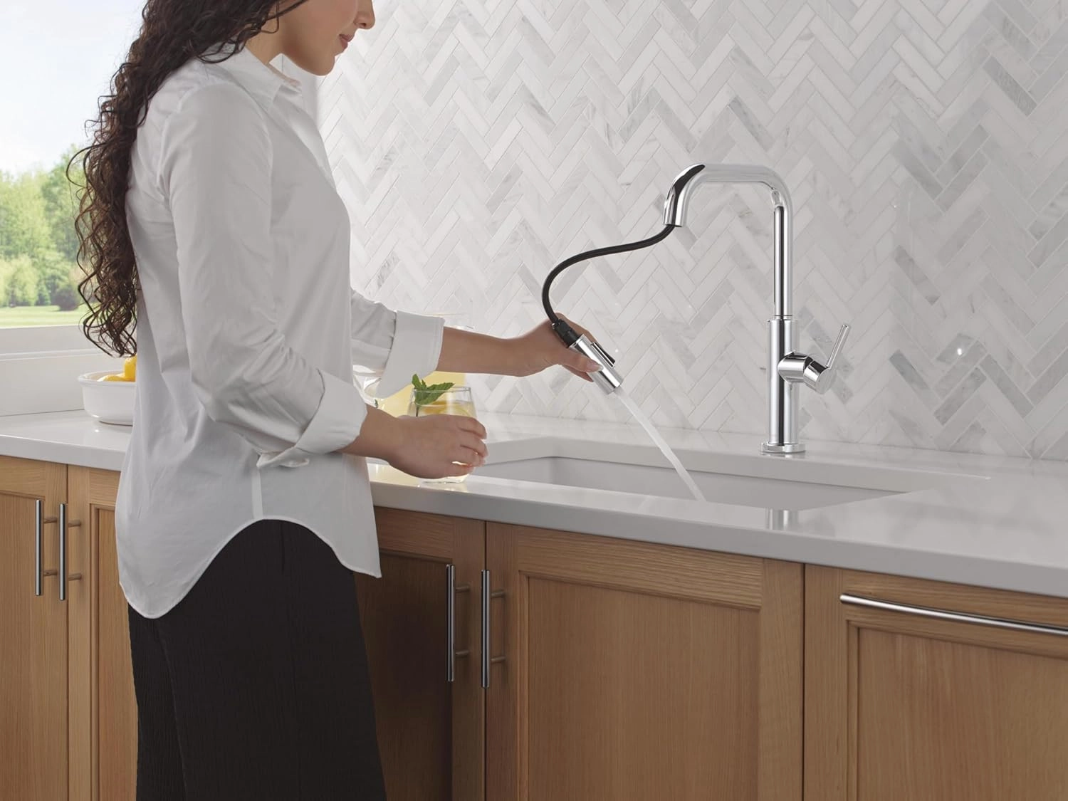 Delta 19868LF Nicoli 1.8 GPM Single Hole Pull Down Kitchen Faucet - Includes Escutcheon - Chrome