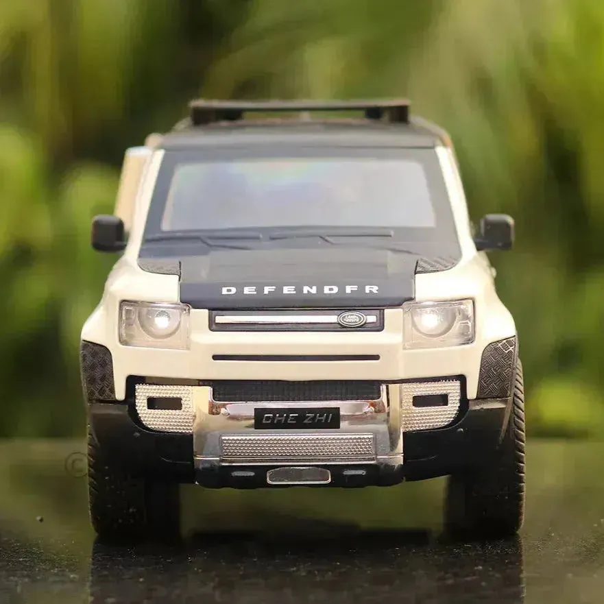 Diecast Defender Toy Car (1:22 Scale)