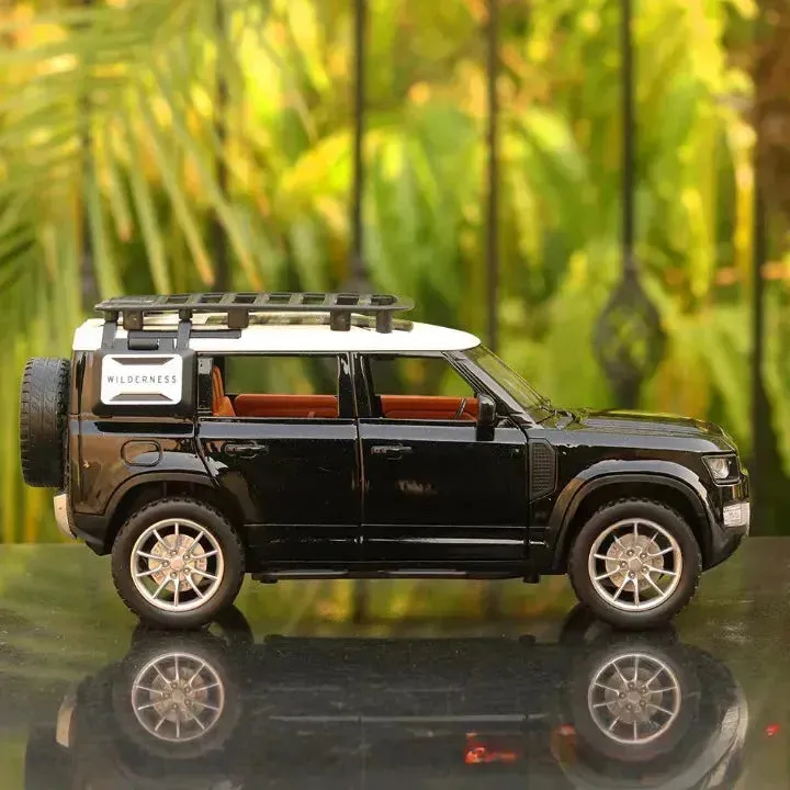 Diecast Defender Toy Car (1:22 Scale)