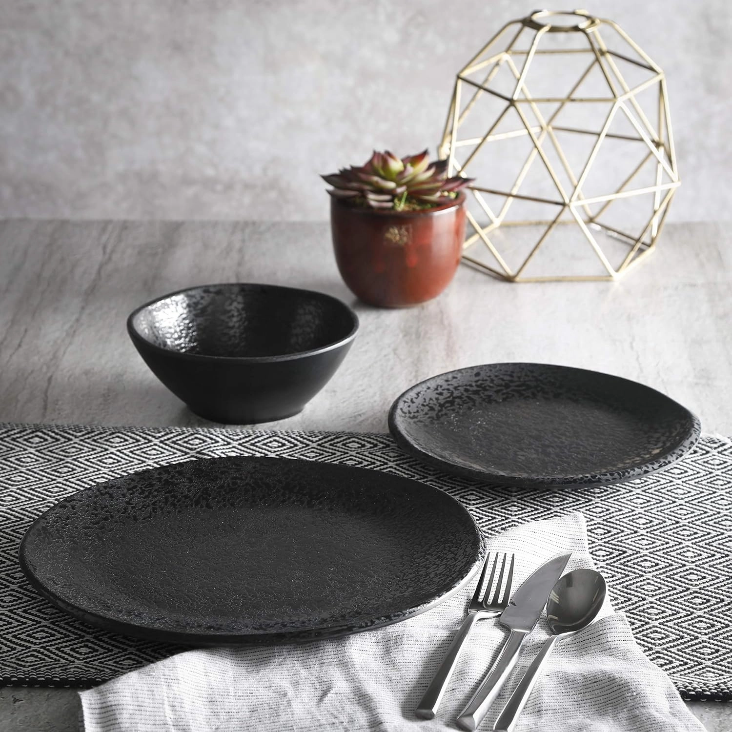Gibson Home Yoko Round Melamine Plastic Dinnerware Set, Service for Four (12pcs), Matte Black
