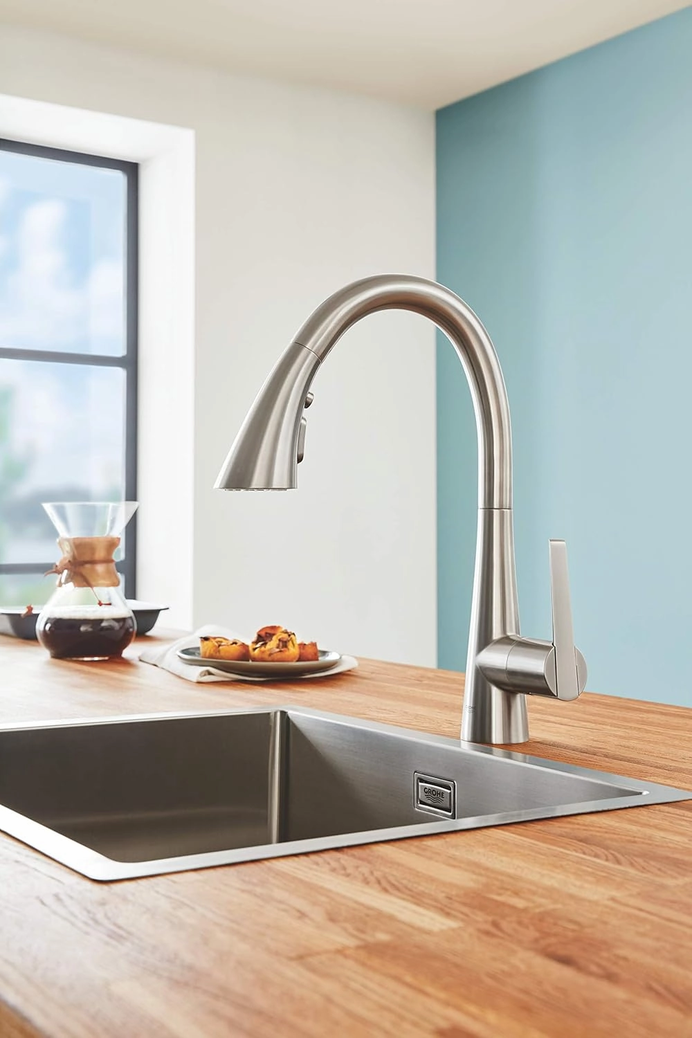 GROHE Zedra, Single-Lever Kitchen Sink Mixer Tap, High C-spout with Pull-Out Comfort Shower Head, 3 Spray Options, H. 401mm, 35 mm Ceramic Cartridge, 360° Swivel Range, Stainless Steel, 32294DC2