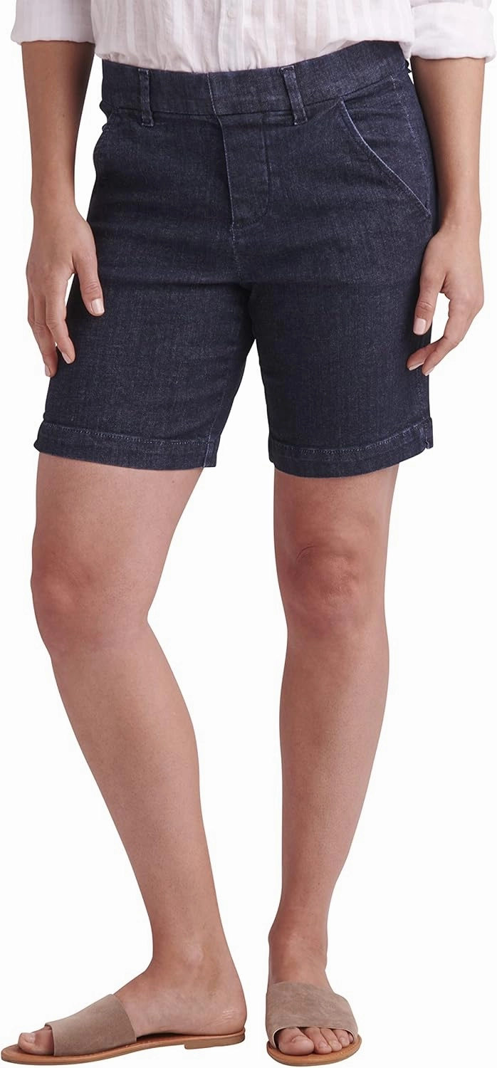 JAG Jeans Women's Maddie Mid Rise 8" Pull-on Short