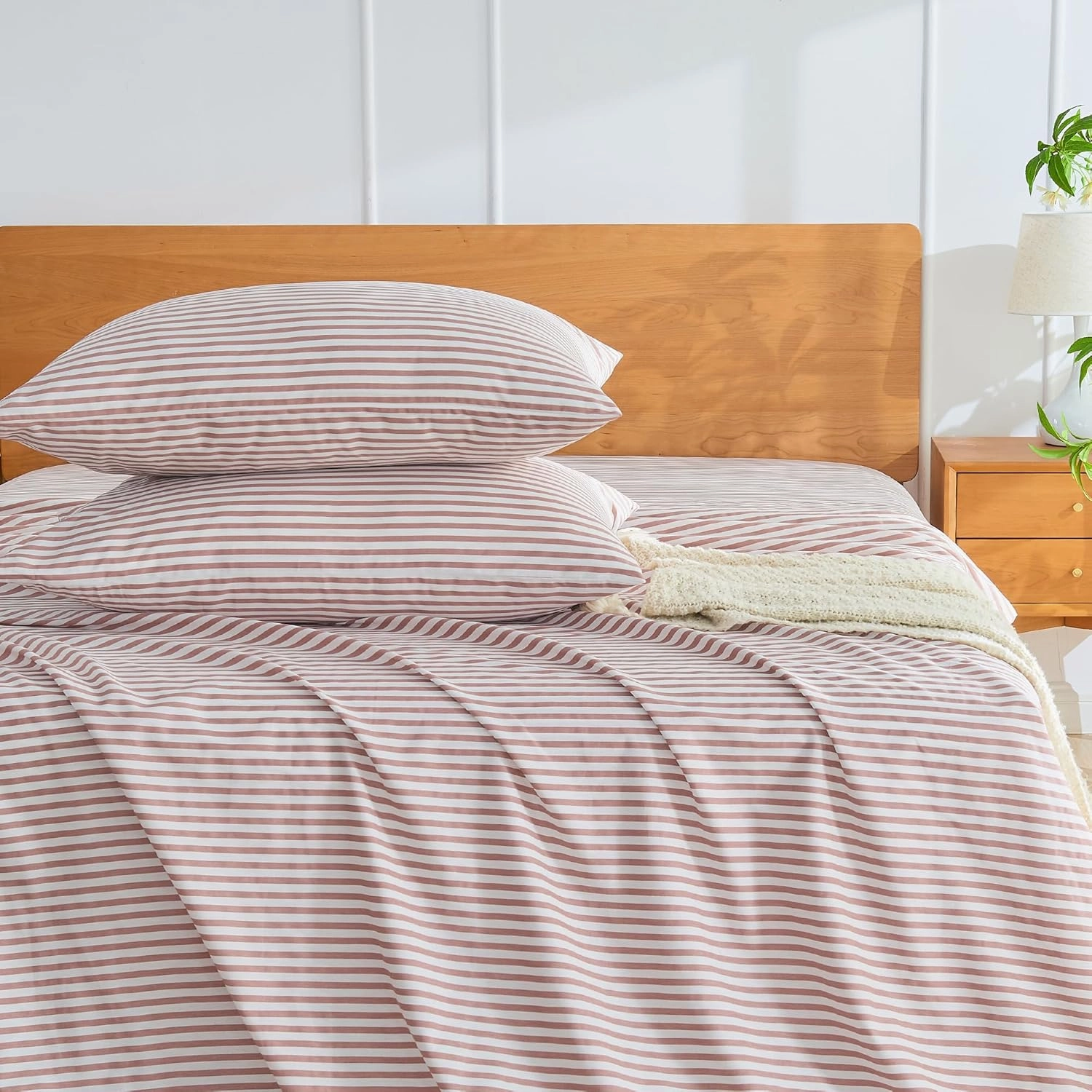 JELLYMONI 100% Natural Cotton Striped King Pillowcases Set, 2 Pack White and Pink Stripes Pattern Printed Pillow Covers with Envelope Closure(Pillows are not Included)