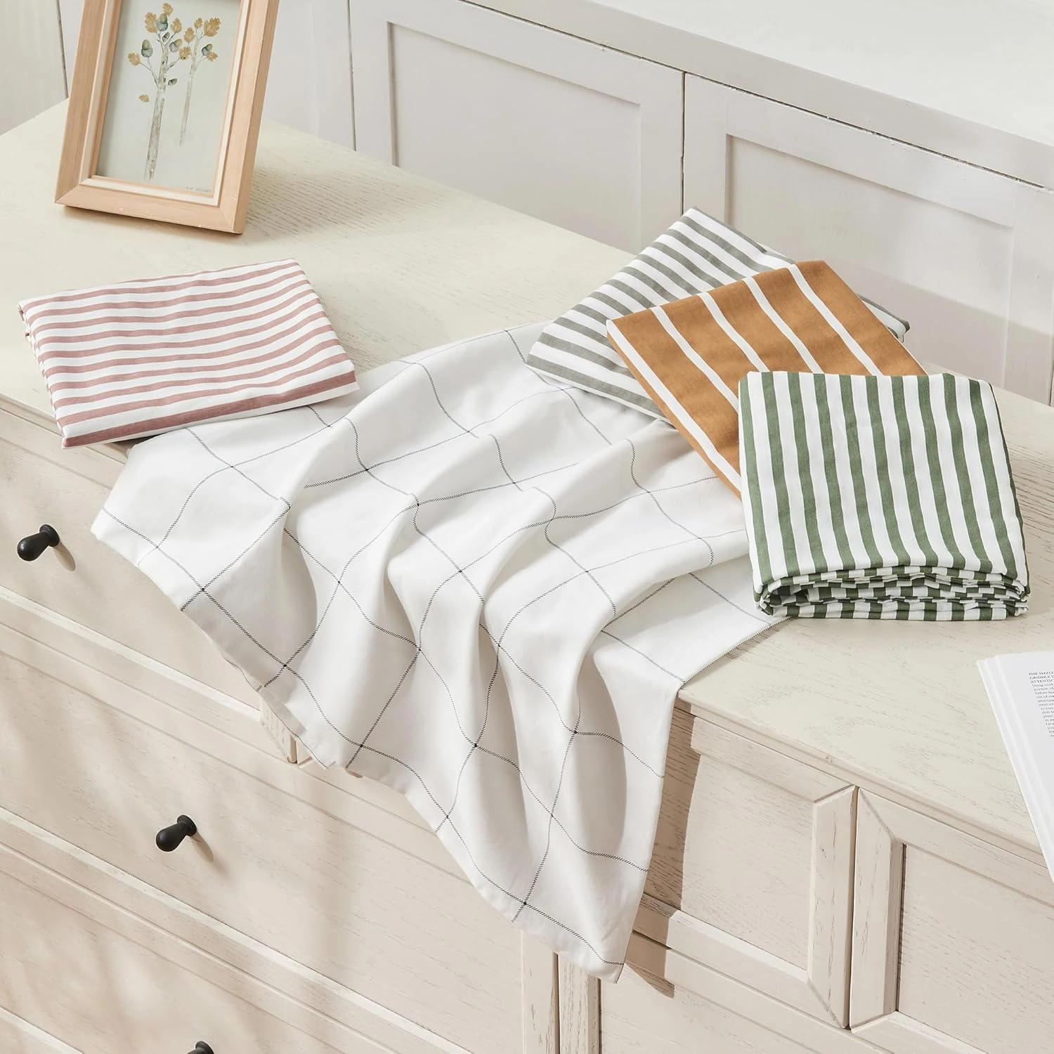 JELLYMONI 100% Natural Cotton Striped King Pillowcases Set, 2 Pack White and Pink Stripes Pattern Printed Pillow Covers with Envelope Closure(Pillows are not Included)