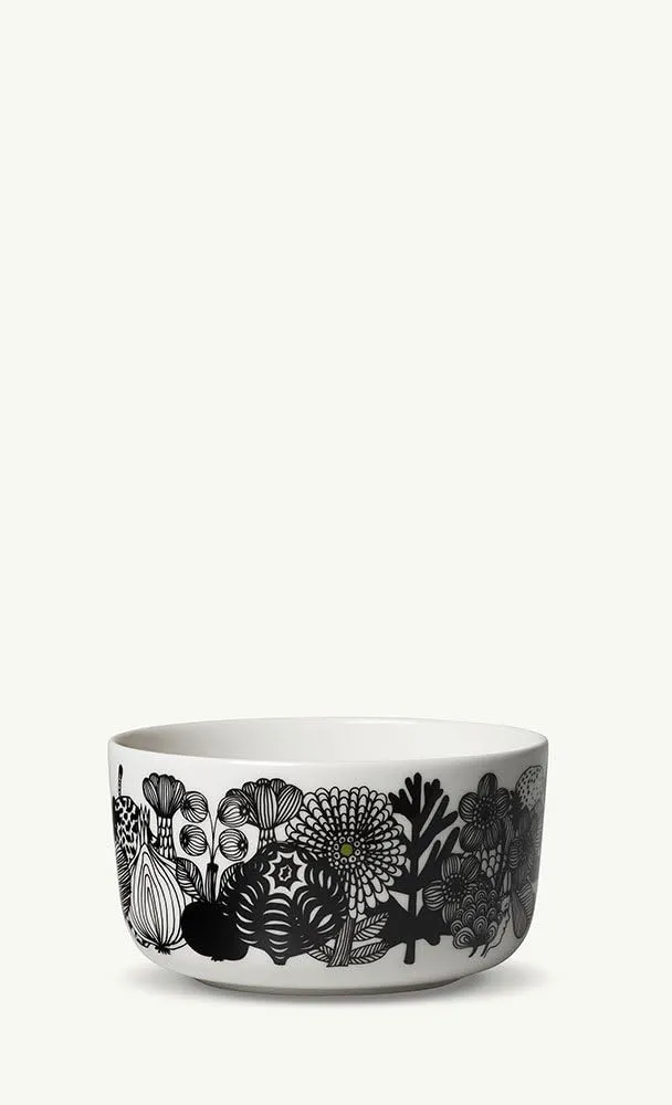 MARIMEKKO Oiva Siirtolapuutarha Medium Bowl – Refine Your Kitchen Décor with Our Iconic Black and White Stoneware — Elevate Your Dining Experience with This Stylish Cereal Bowl (17 Oz)