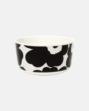 MARIMEKKO Oiva Unikko Medium Bowl — Refine Your Kitchen Décor with Our Iconic Black & White Stoneware — Soup/Salad Serving Bowl — Dessert Bowls to Elevate Your Dining Experience (17.6 Oz)