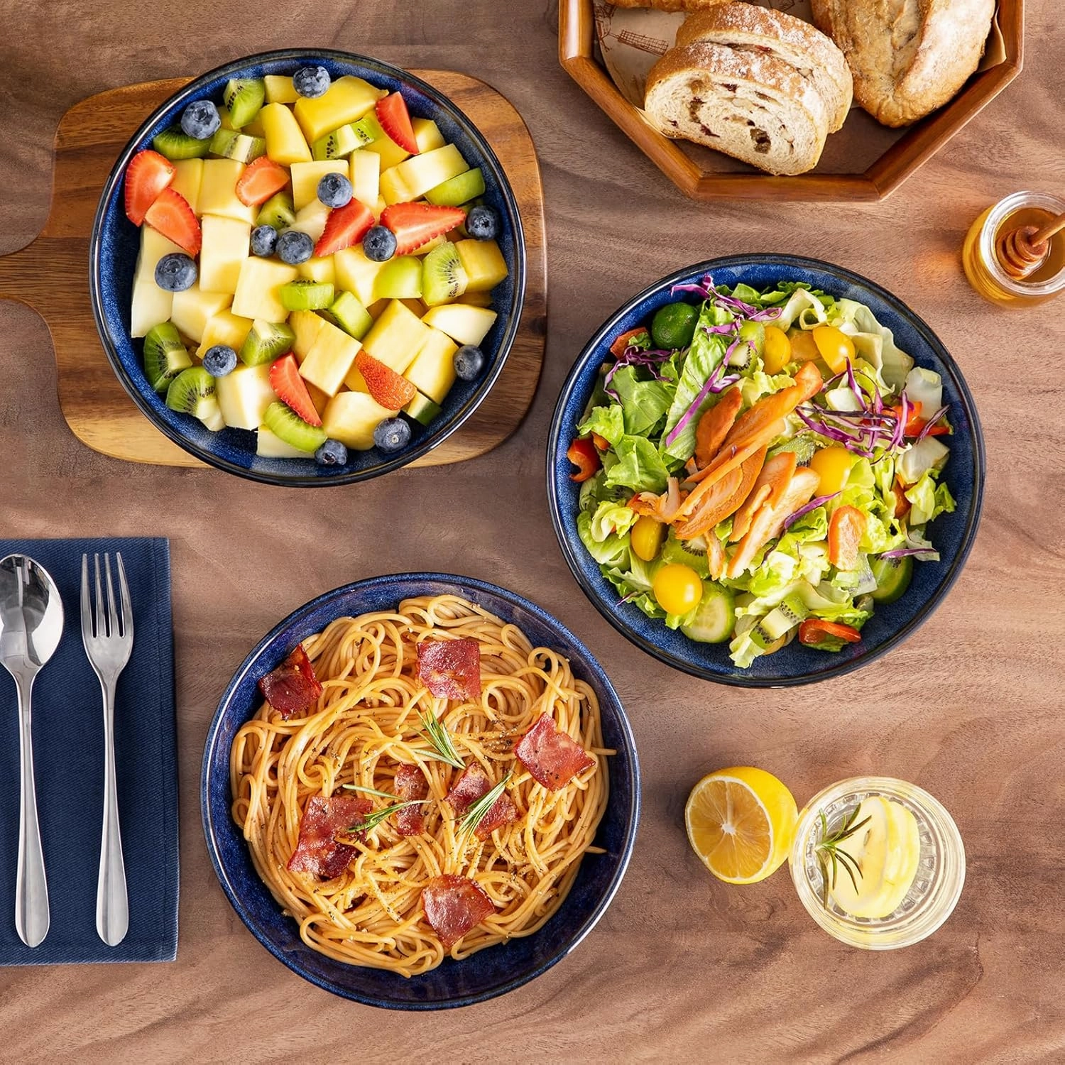 vancasso Stern Large Pasta Bowls Set of 4, 38 Oz Ceramic Salad Plate Bowls for Serving, Kitchen Stoneware Wide Bowls for Soup, Pasta, Salad, Cereals, Microwave Oven Safe, Reactive Glaze-Blue