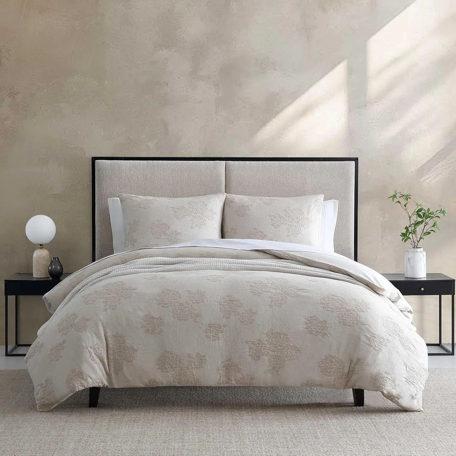 Vera Wang - Comforter Set, Luxurious Bedding Set with Matching Shams, Floral Design, Chic Room Essentials (Roses Beige, King)